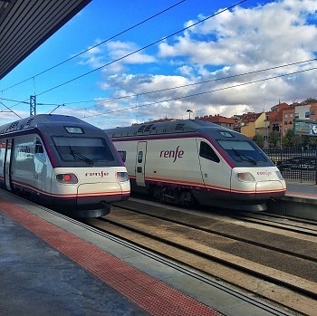 cuanto cuesta viajar a España transporte