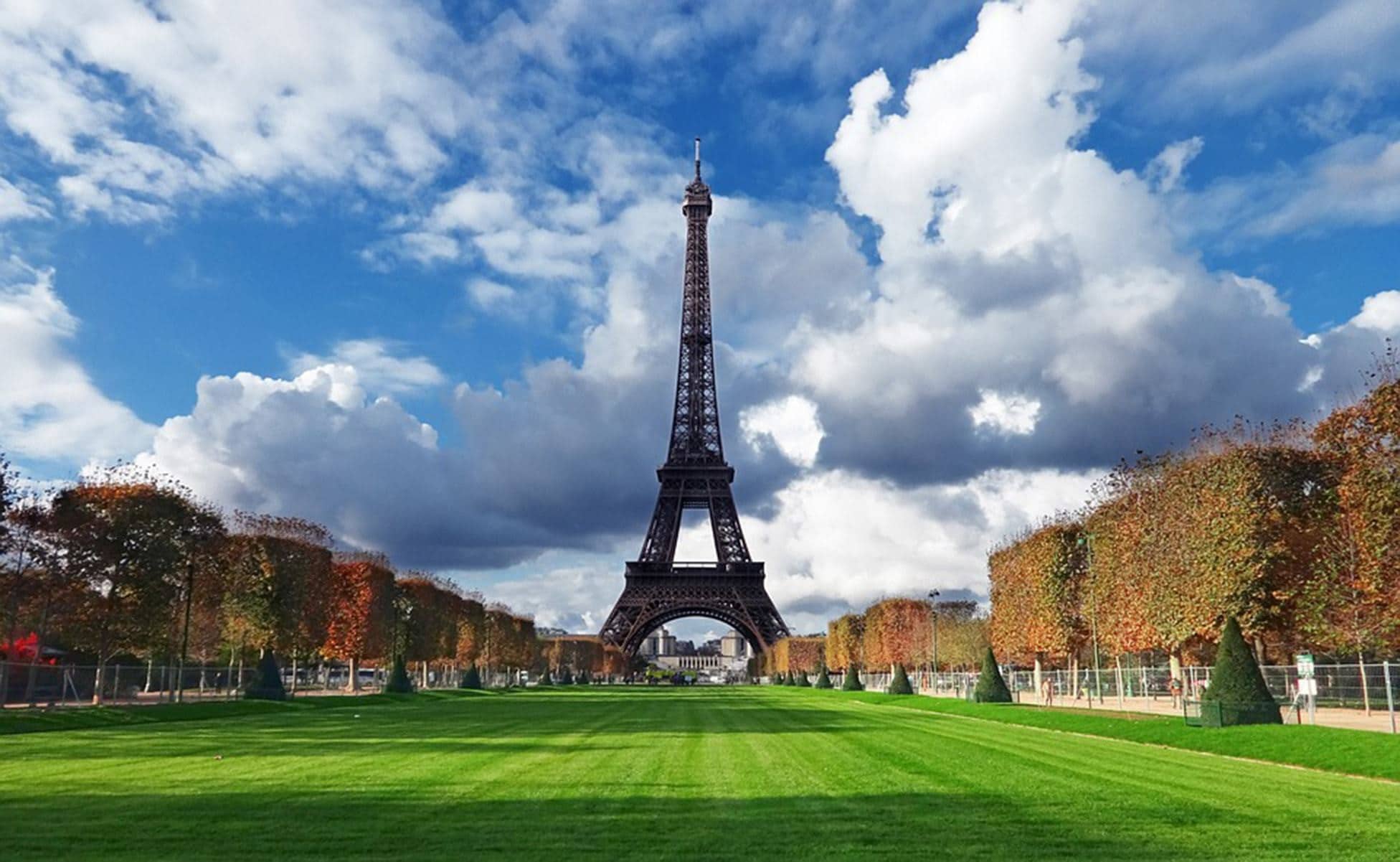 Cómo viajar a París con poco dinero