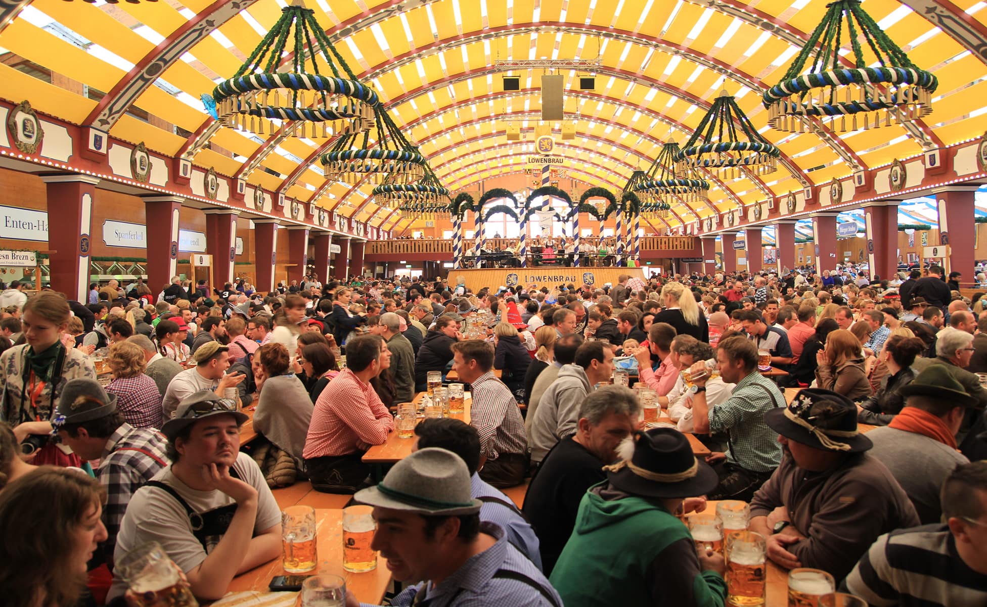 viaje al oktoberfest alemania-min