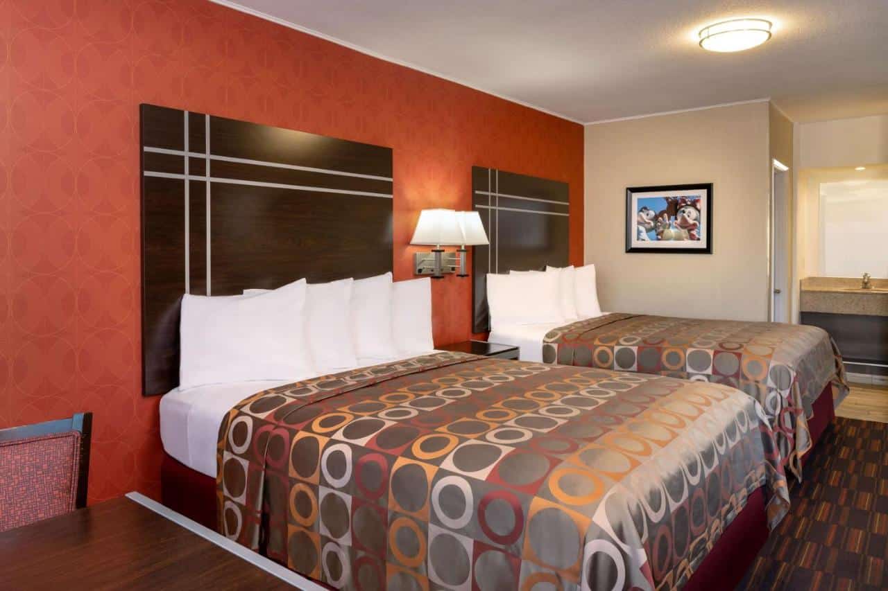 Best Western Plus Raffles Inn & Suites hotel disney 1